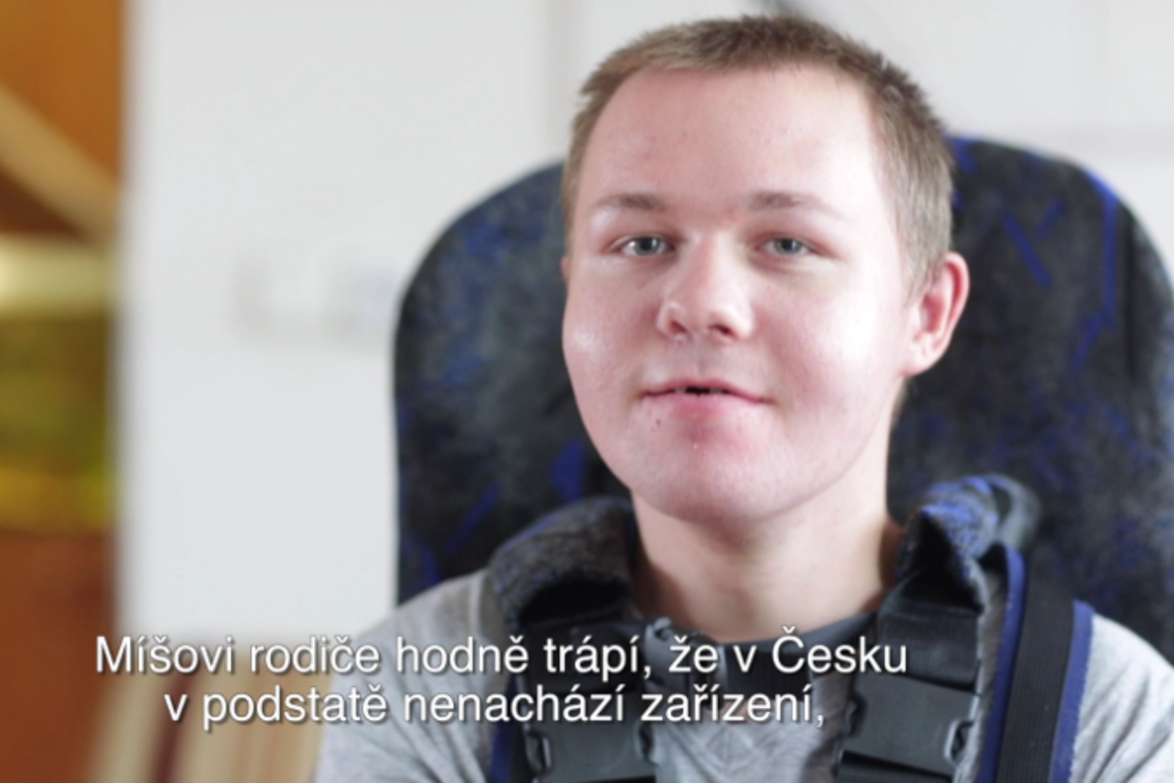Děti úplňku – Míša připoutaný pro vlastní bezpečí